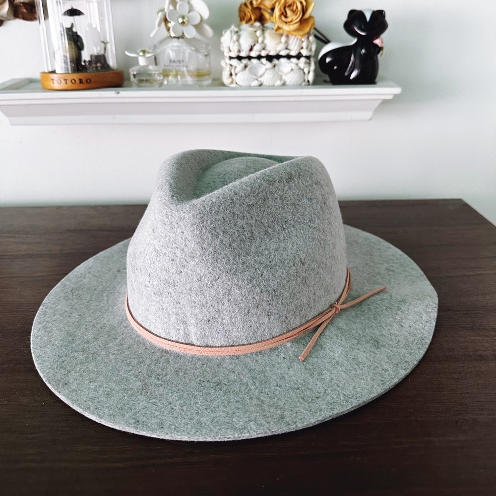 Abercrombie Gray Felt Hat With Pink Tie